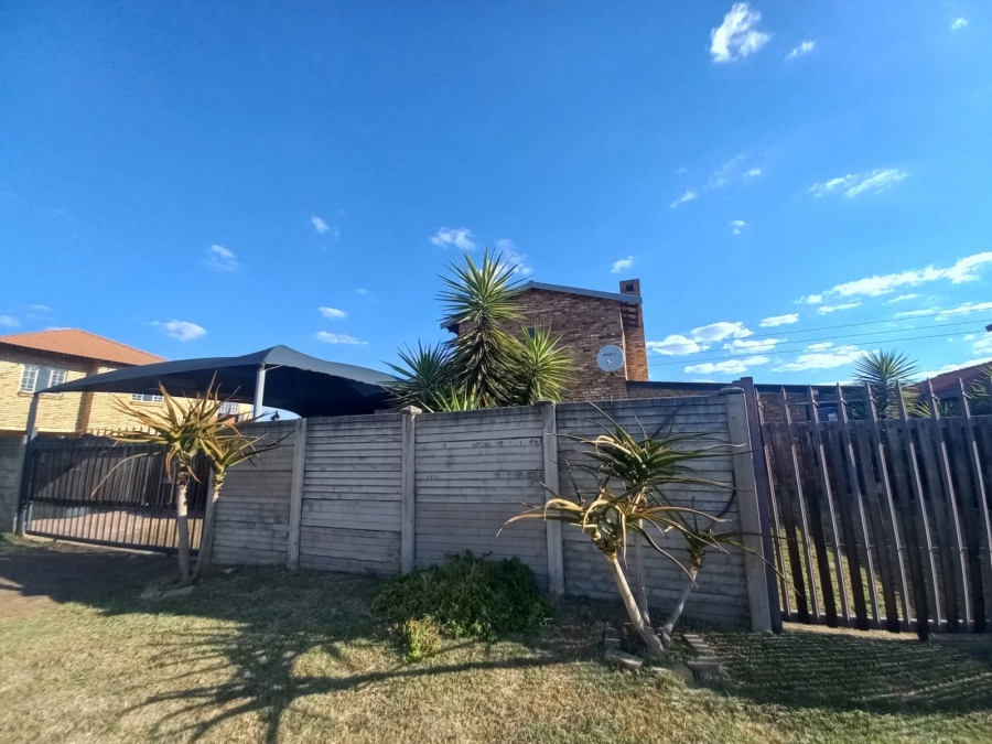 3 Bedroom Property for Sale in Waterval East North West